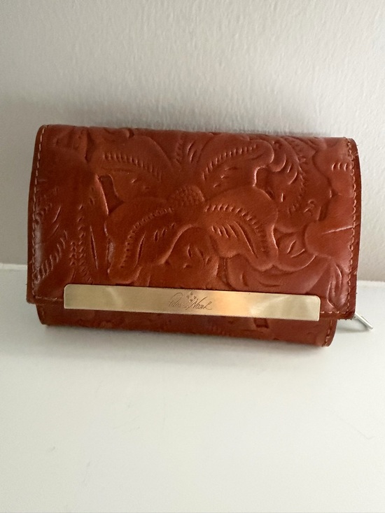 Handbags - Patricia Nash Cametti brown floral leather wallet. NWOT